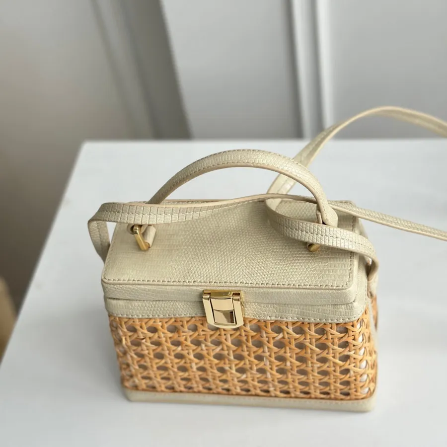 کیف حصیری زارا