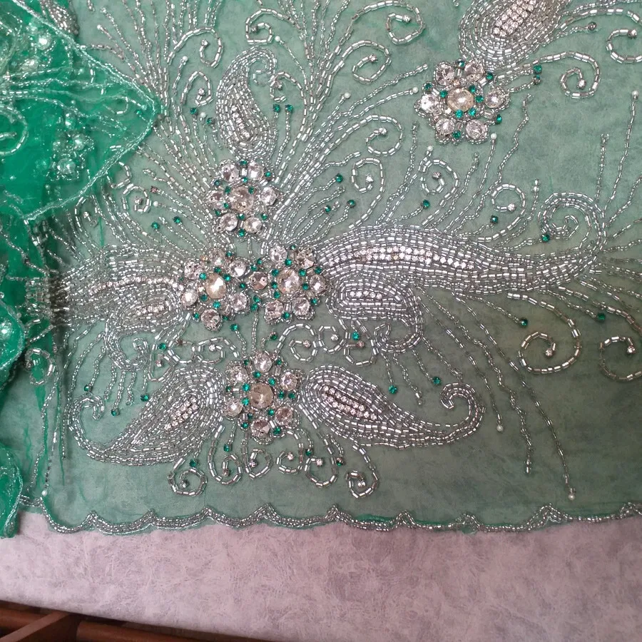 پارچه و پنل سنگدوزی