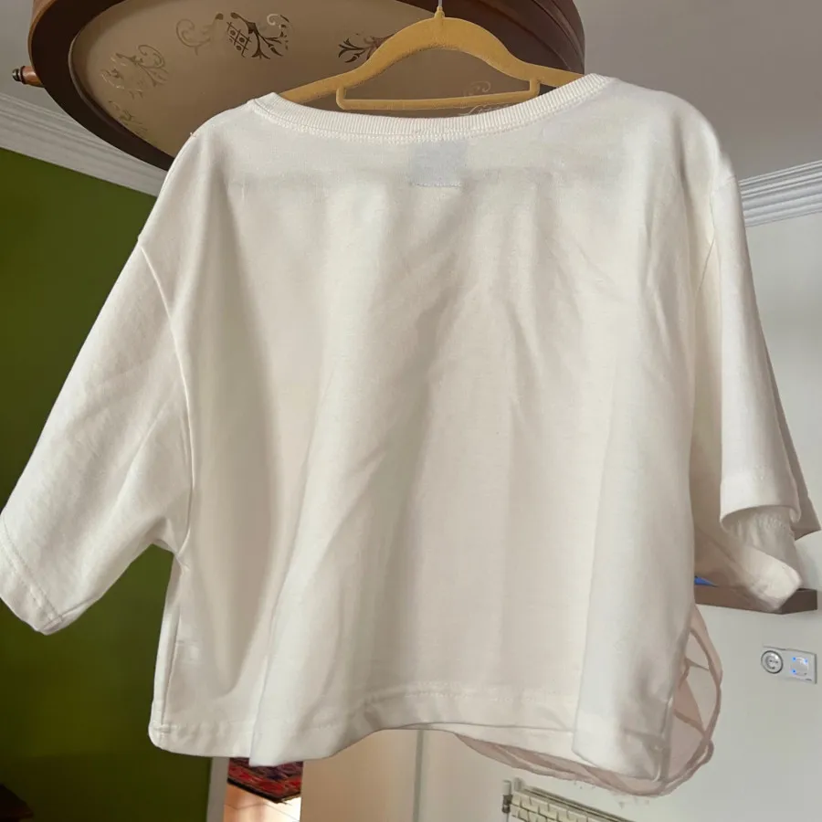 تی‌شرت زنانه