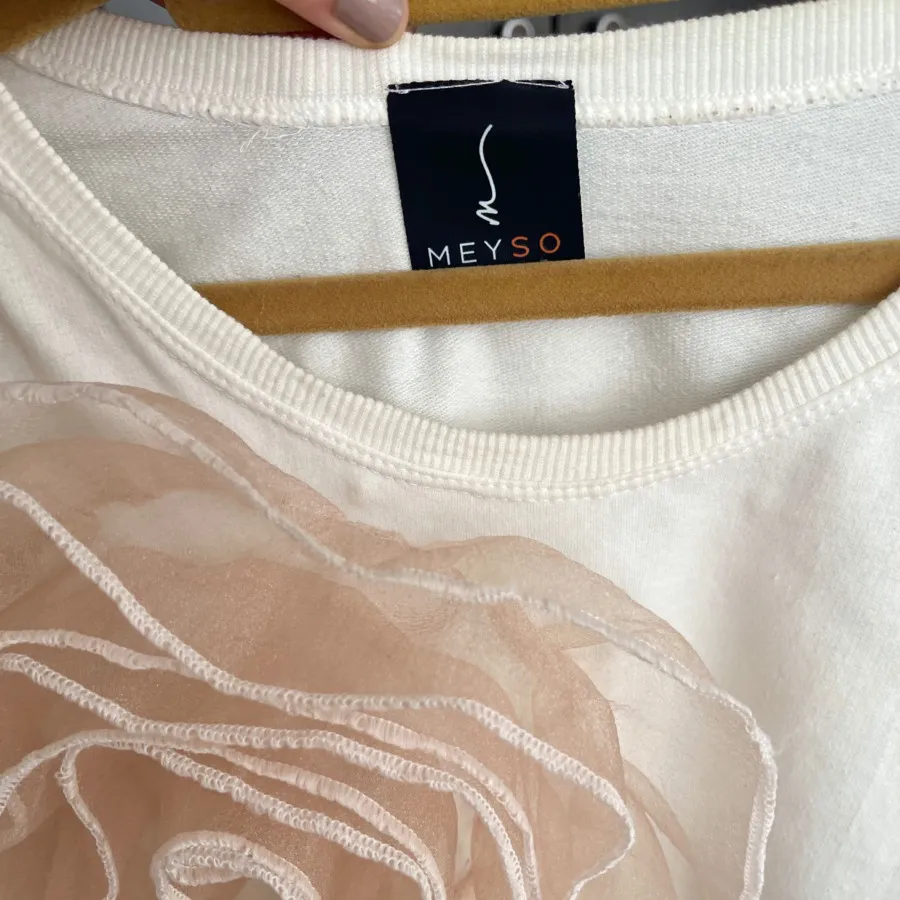 تی‌شرت زنانه