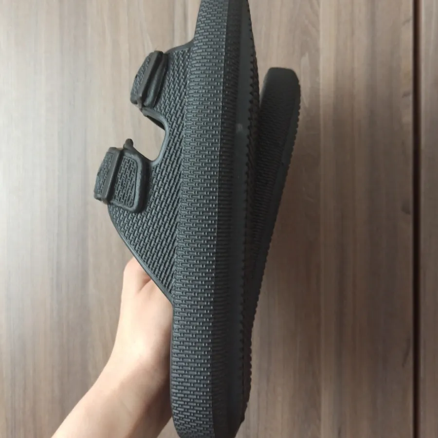 دمپایی اسپرت