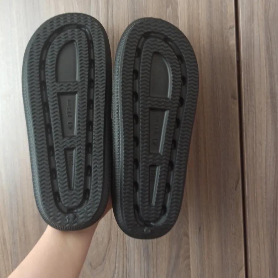 دمپایی اسپرت