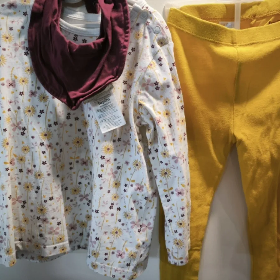 لباس بچه‌گانه