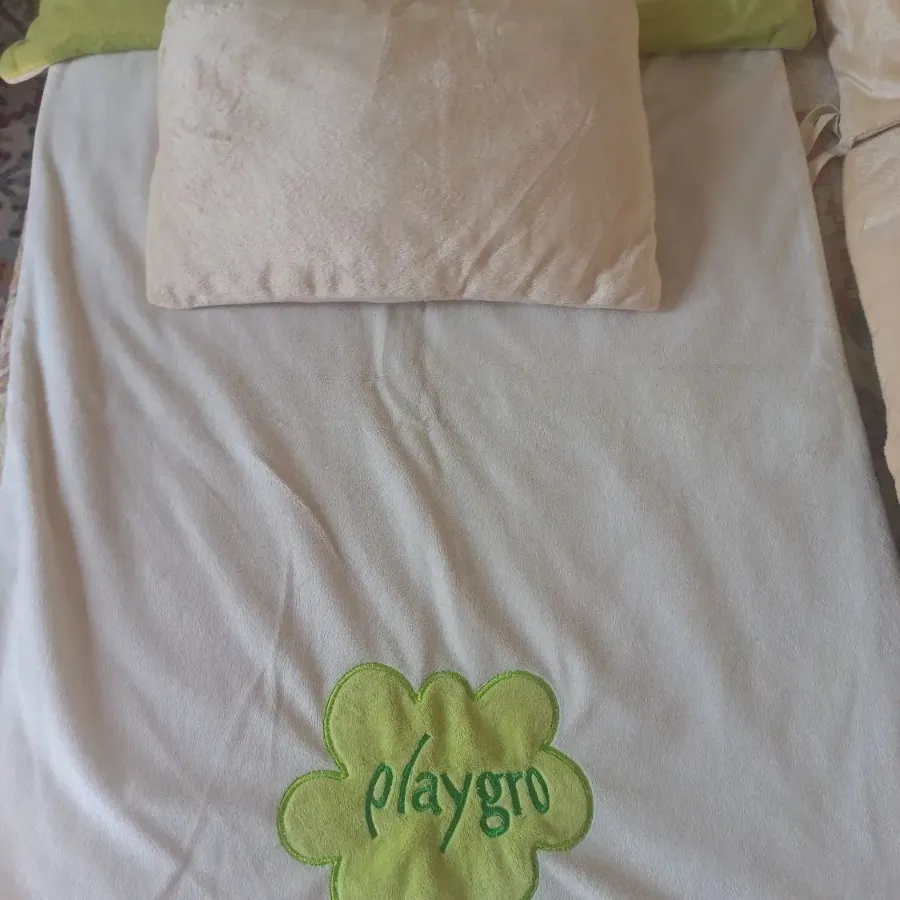 تشک و لحاف و بالش نوزاد