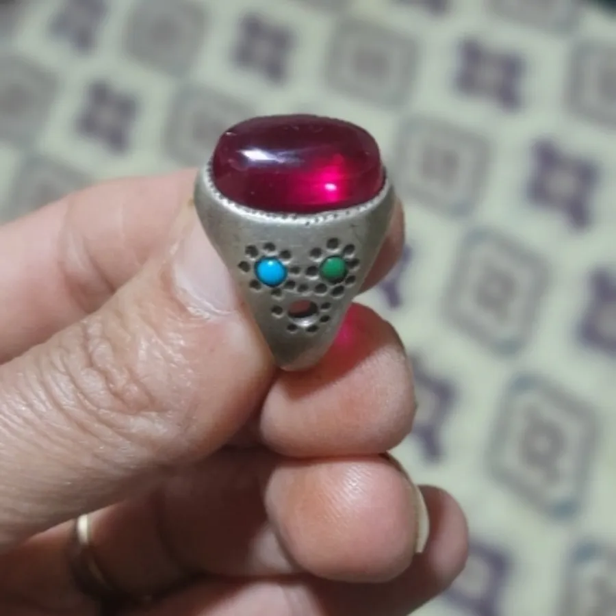 انگشتر نقره با سنگهای اصل