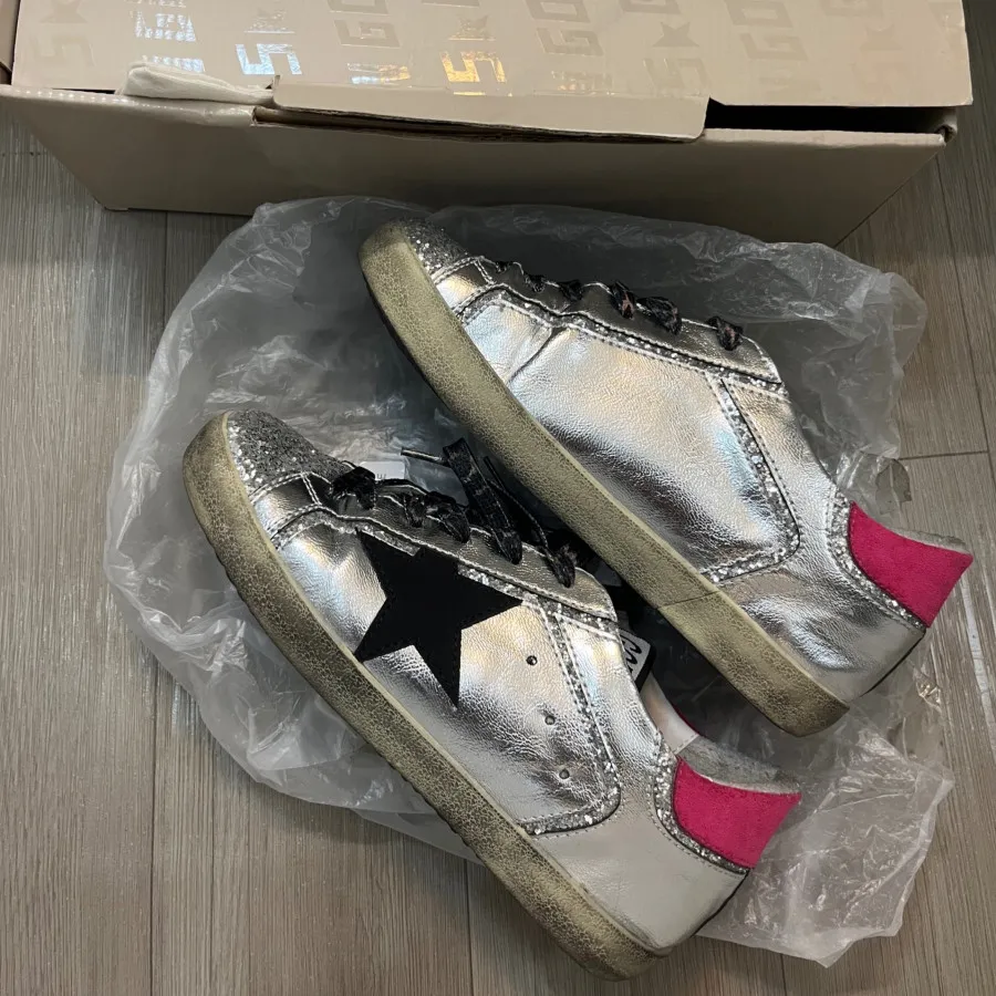 اسنیکرز گلدن گوس