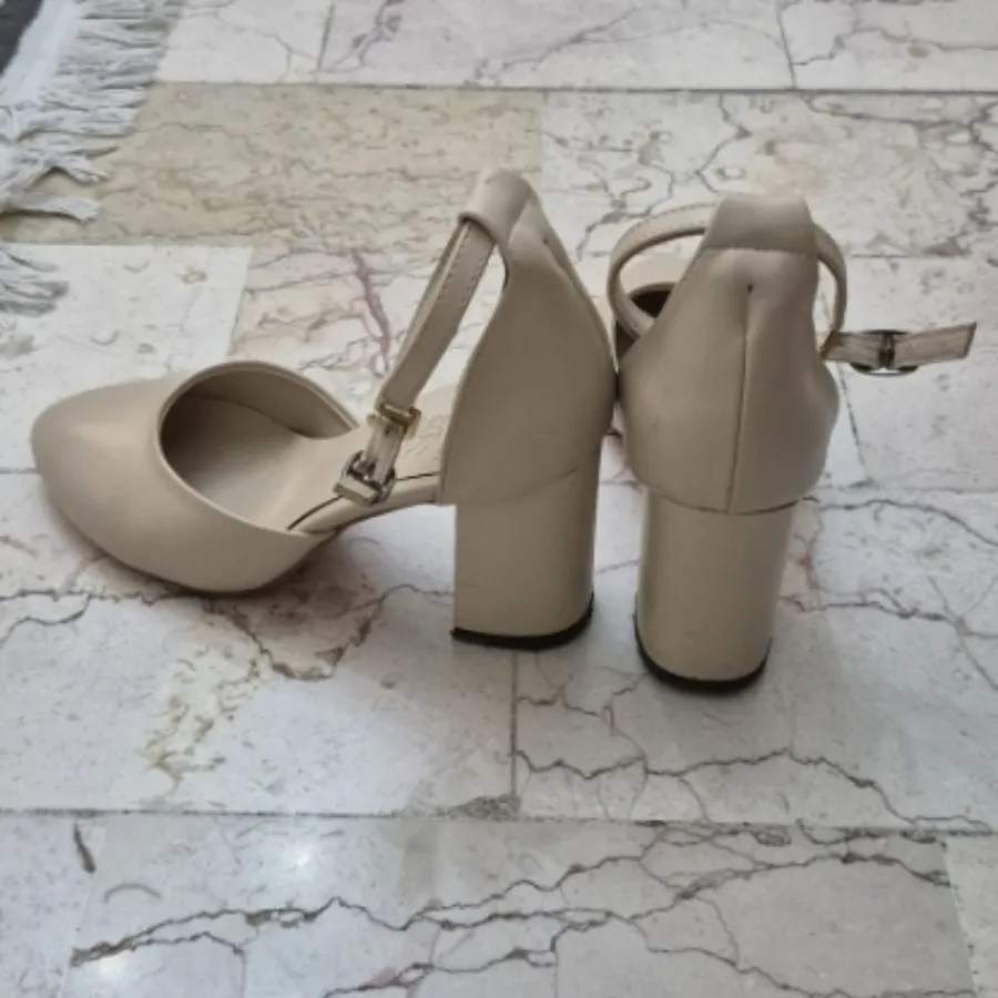 کفش کرم پاشنه دار سایز 37