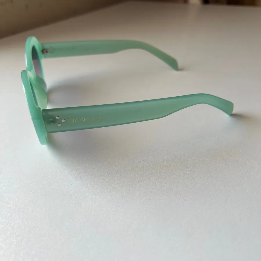 عینک آفتابی سبز