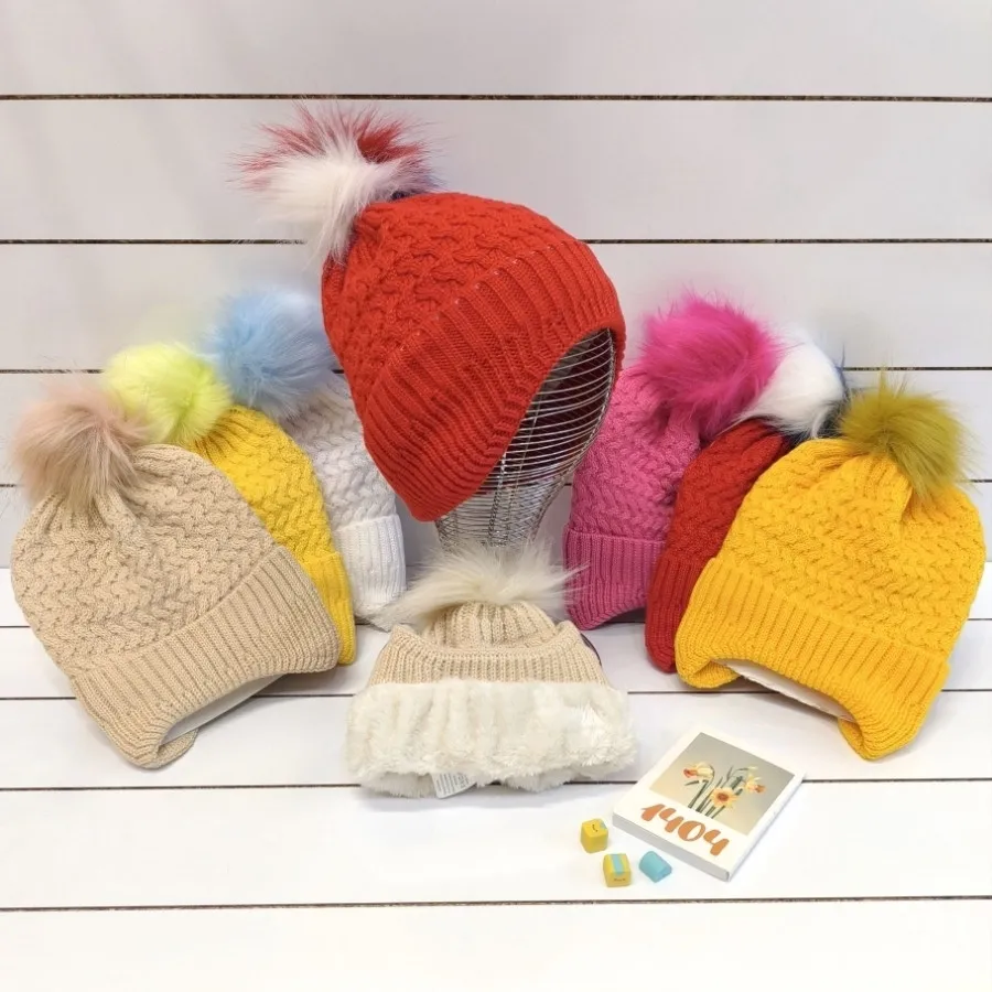 کلاه بچگانه داخل خزگوشدار