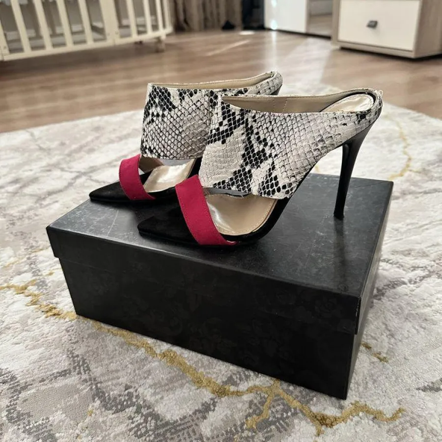 صندل زنانه Bambi