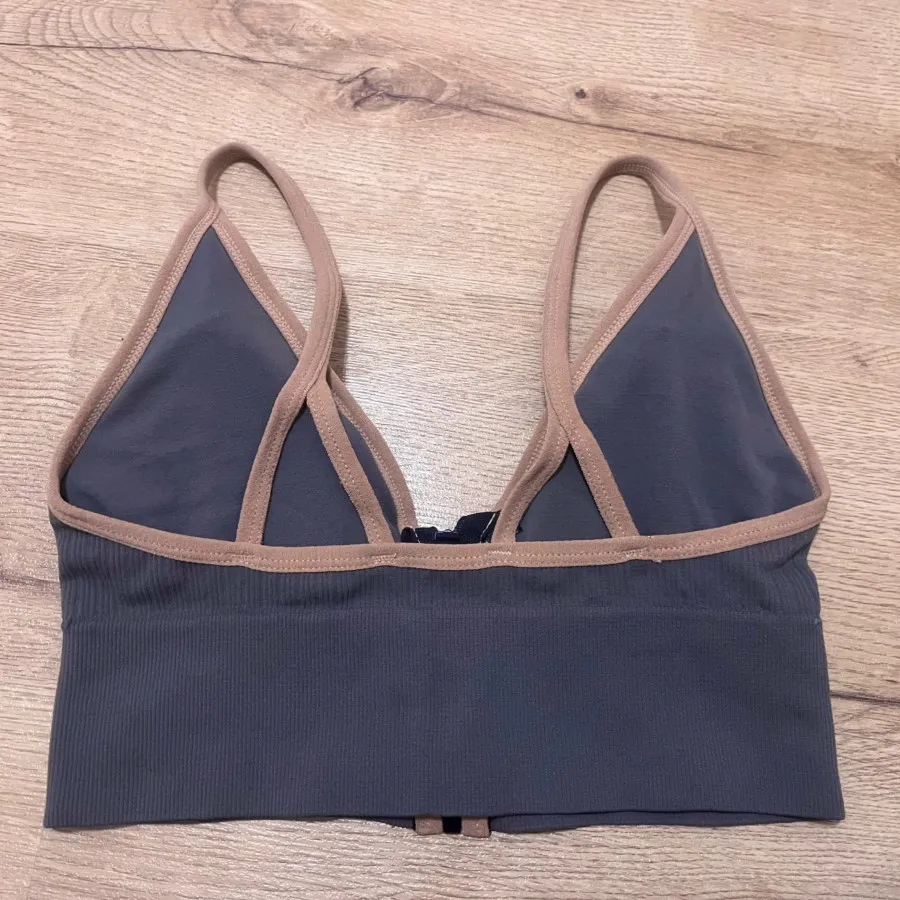 نیم تنه ورزشی