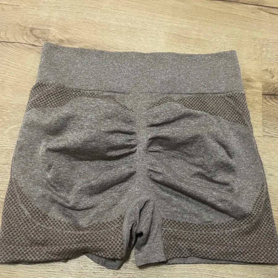 شورتک ورزشی