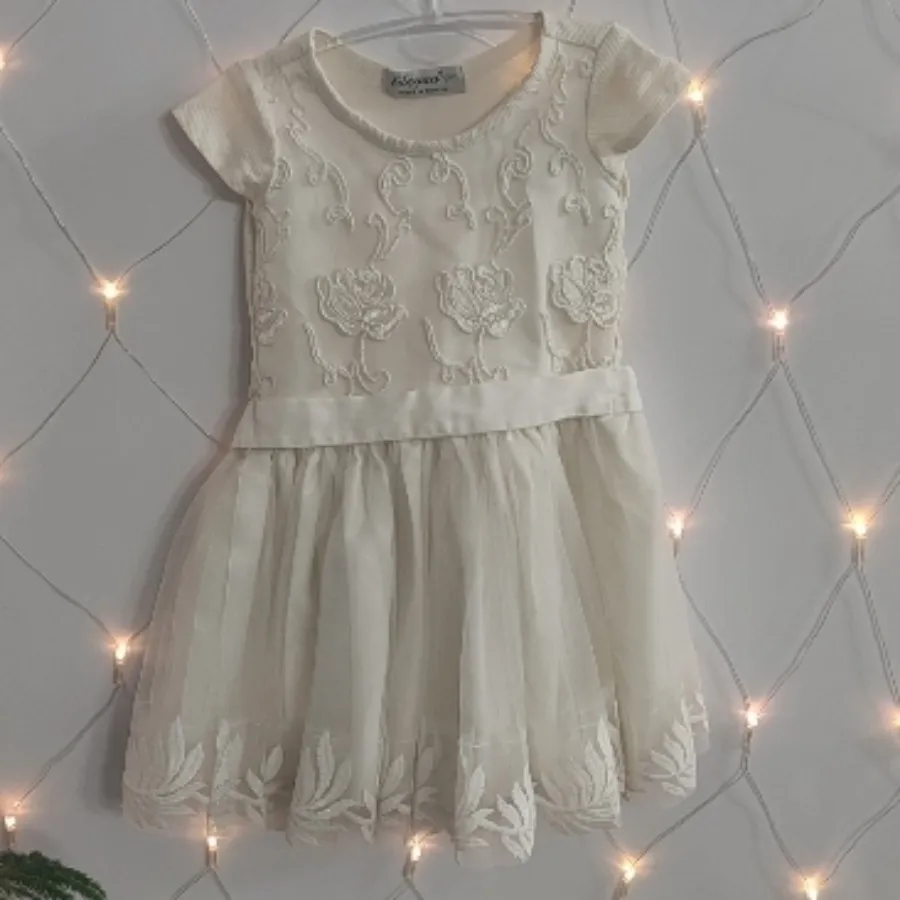 پیراهن دخترانه