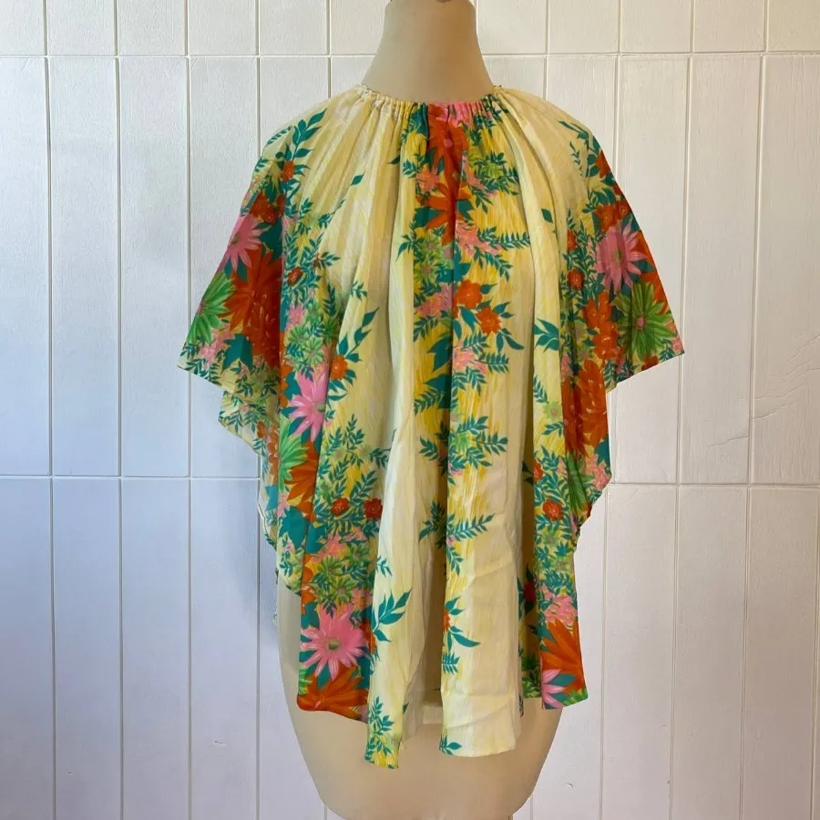 شومیز 
شنلی