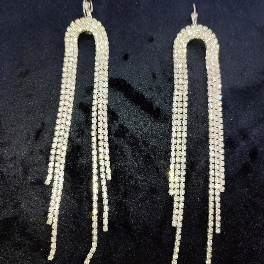 گوشواره دستبند نگین دار