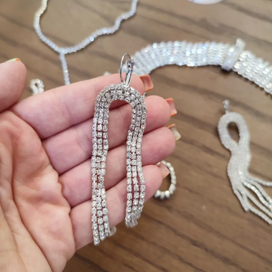 گوشواره دستبند نگین دار