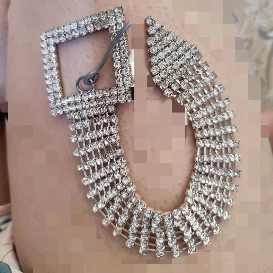 گوشواره دستبند نگین دار