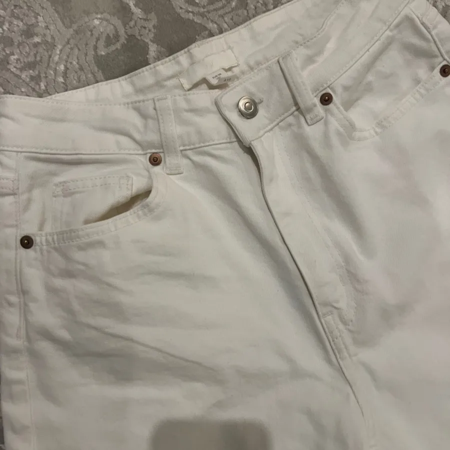 شلوار جین سفید