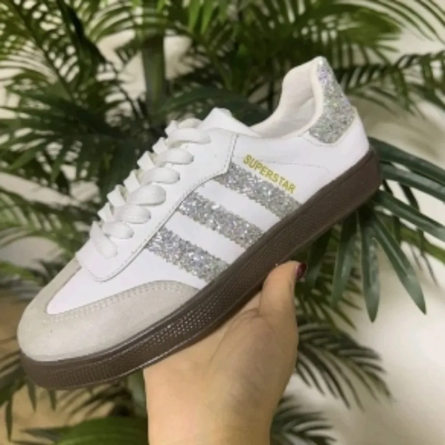 کفش کتونی جدید