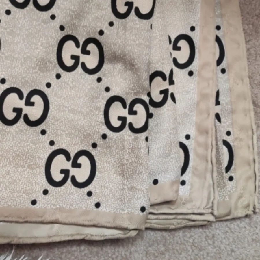 شال گوچی ابریشم