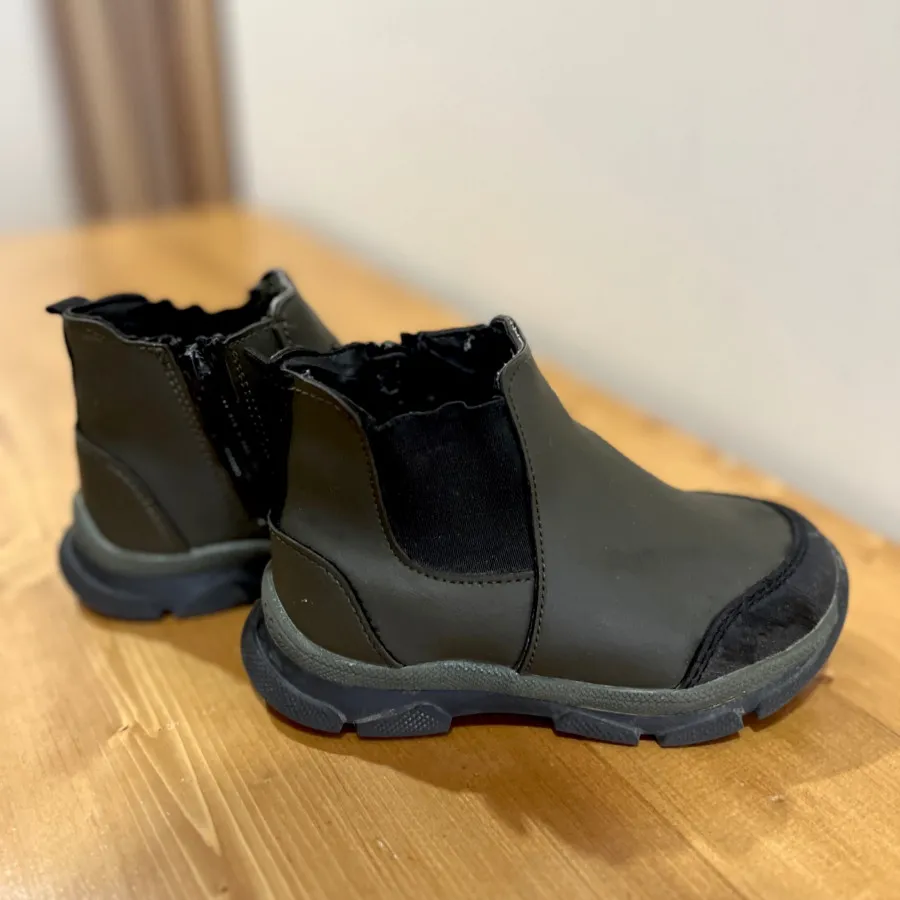 نیمبوت بچگانه