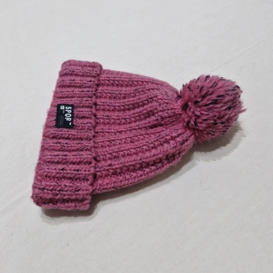 کلاه بافتنی صورتی