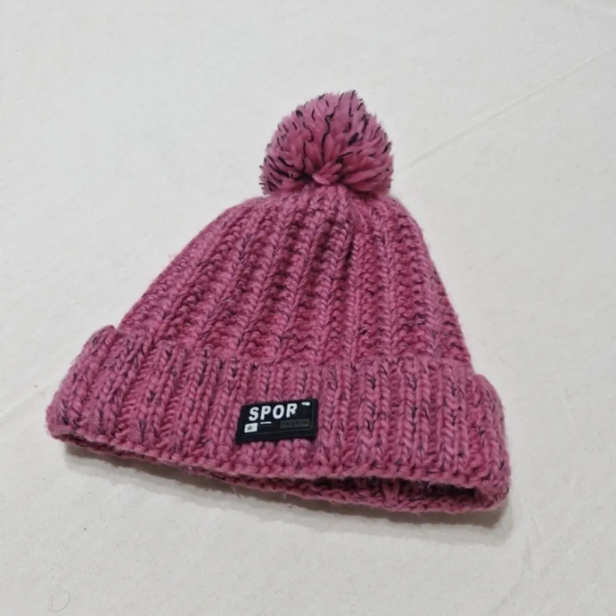 کلاه بافتنی صورتی