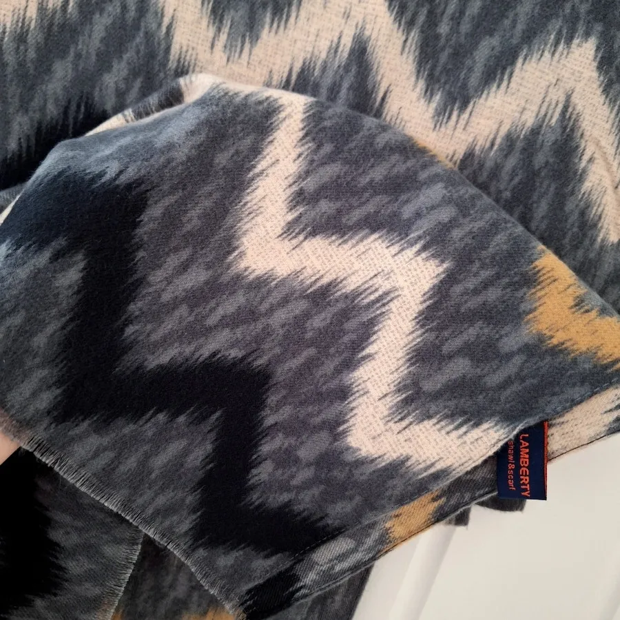 شال موهر پهنا دار