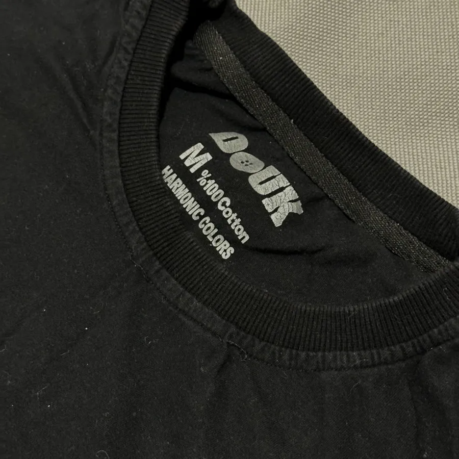 تیشرت مشکی بیسیک