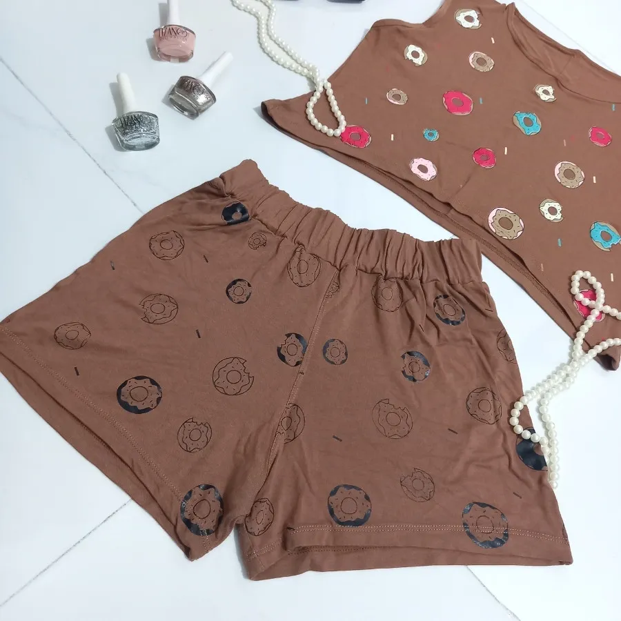 ست کراپ و شورتک طرح دونات