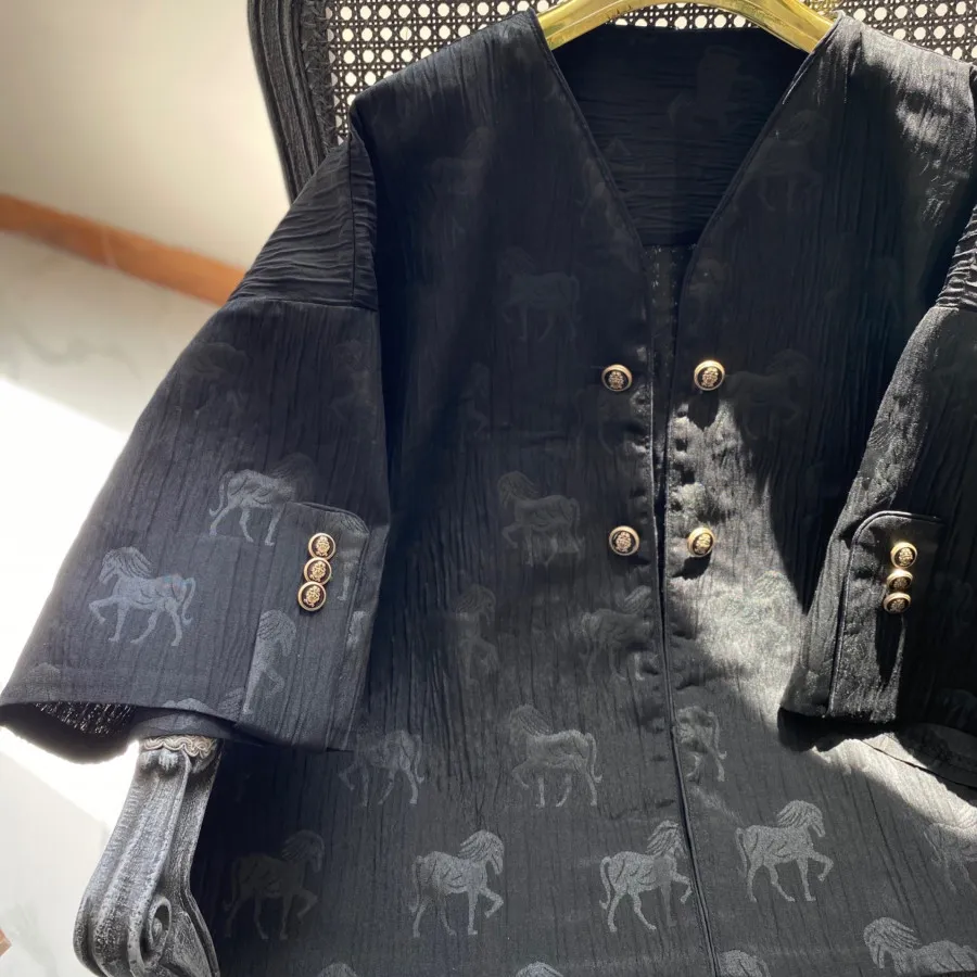 مانتو ژاکارد طرح هرکس