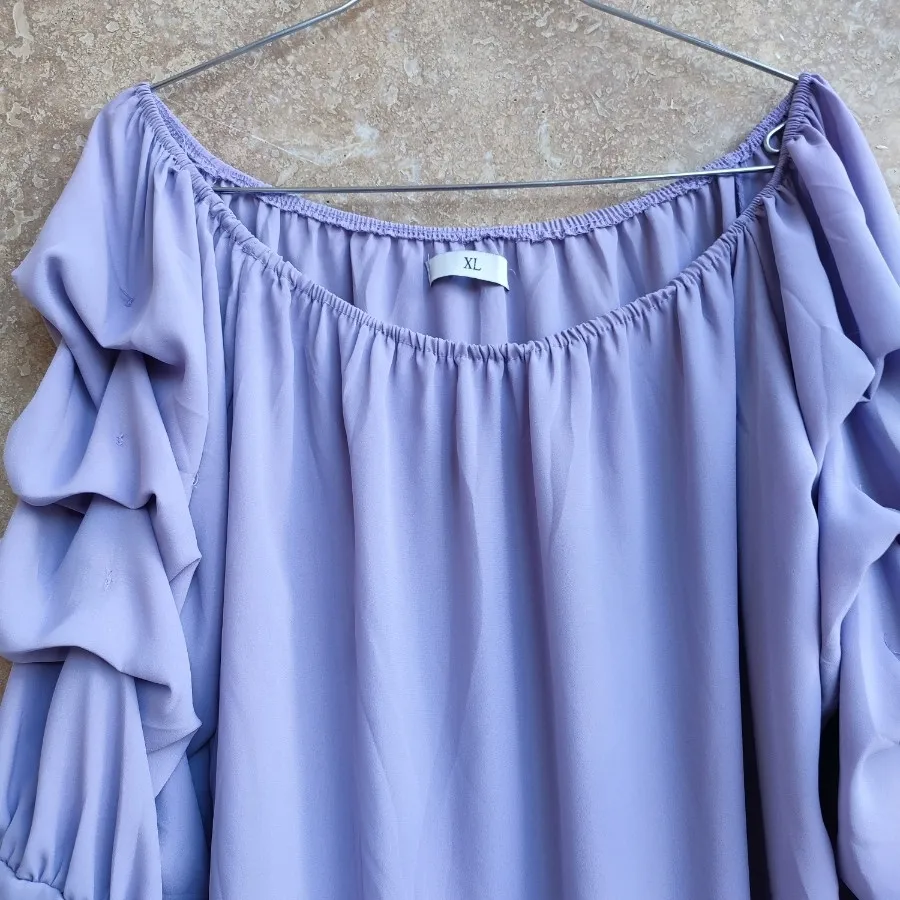 شومیز یقه قایقی