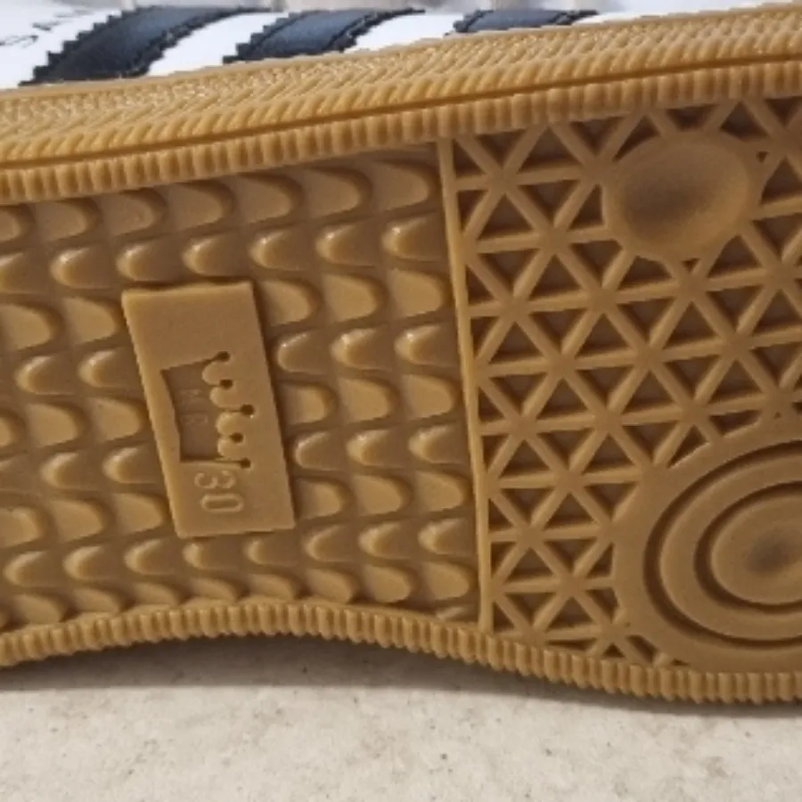 کفش اسپرت بچگانه