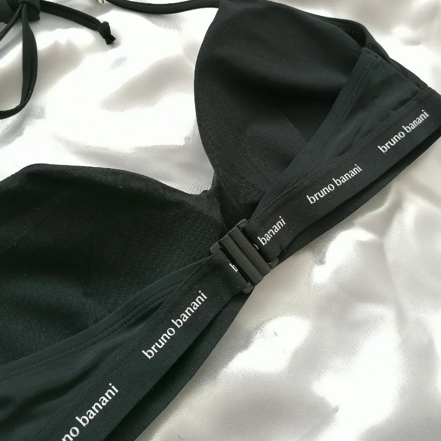 بیکینی اروپایی اکبند