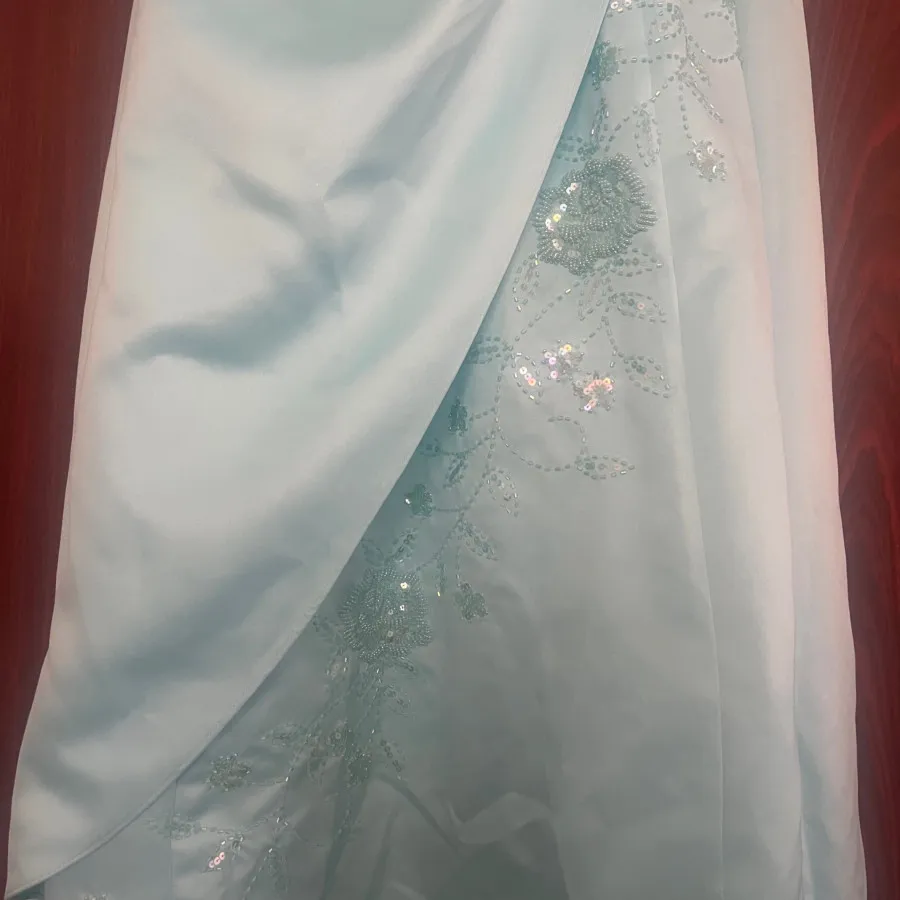 پیراهن مجلسی، نامزدی آبی