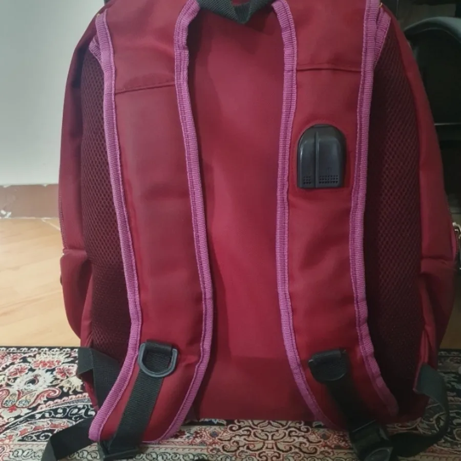 کیف مدرسه زیبا و نو