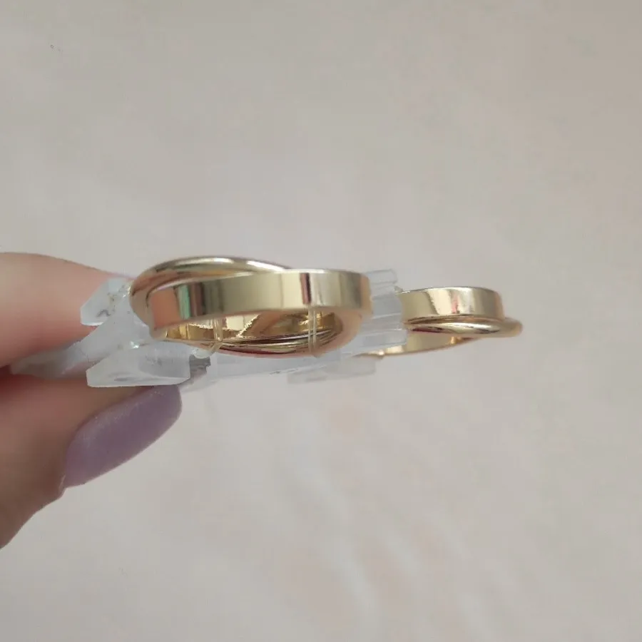 انگشتر طلایی