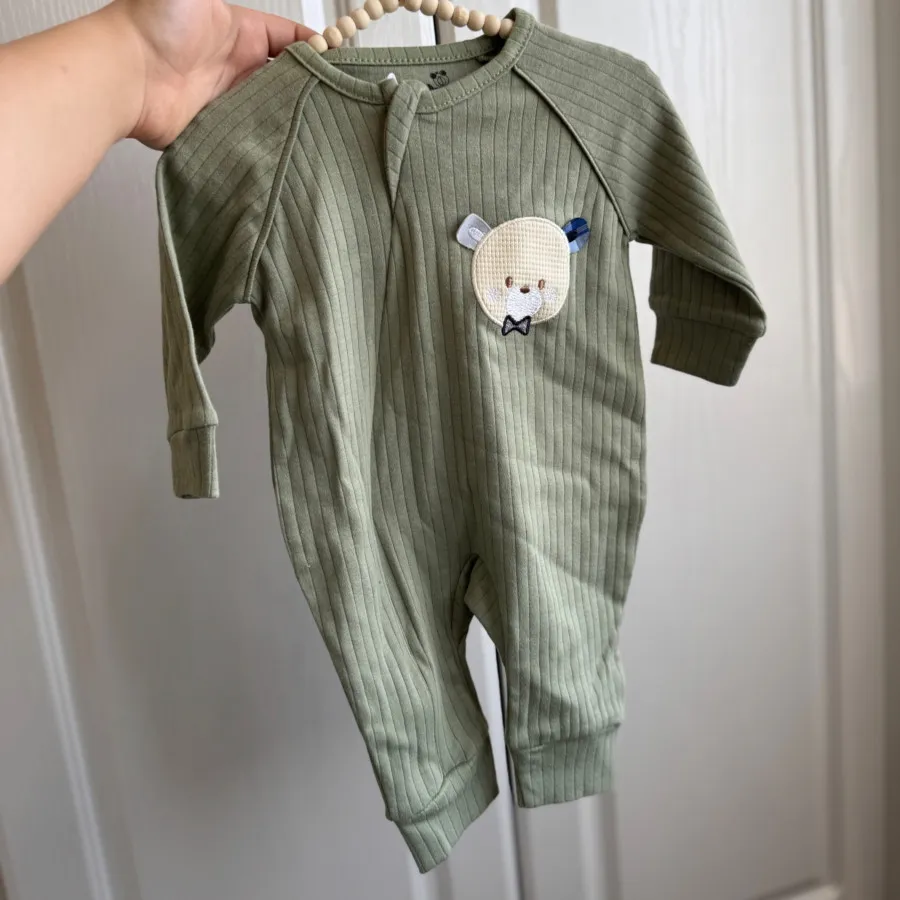 سرهمی خرسی با دستمال گردن