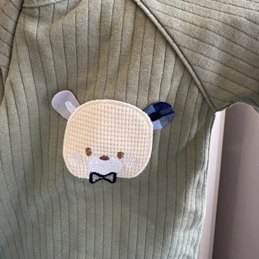 سرهمی خرسی با دستمال گردن