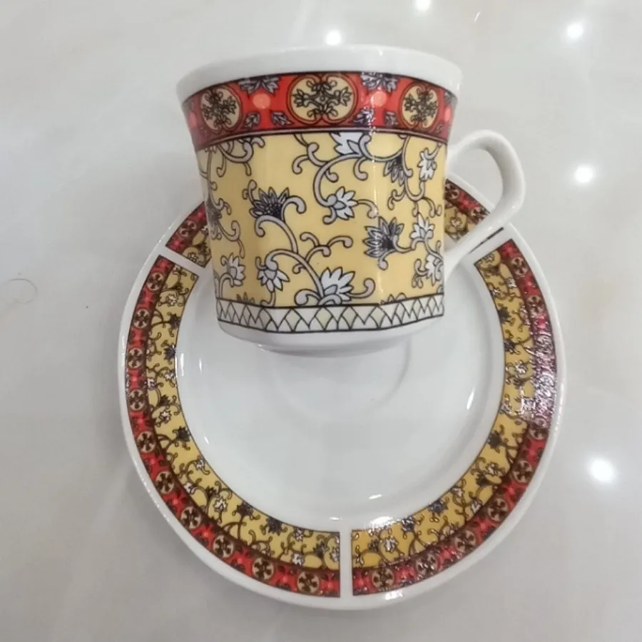 فنجان ونعلبکی