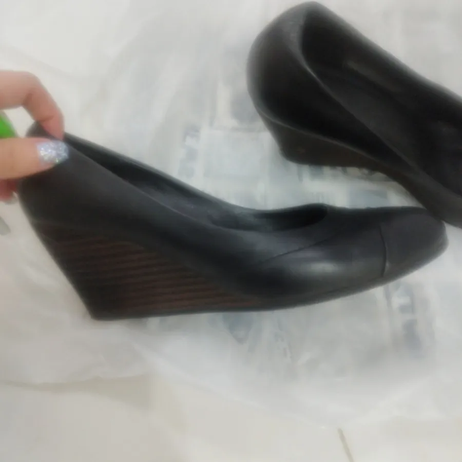 کفش بوفالو سفید