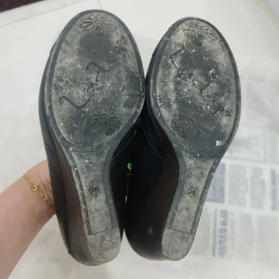 کفش بوفالو سفید