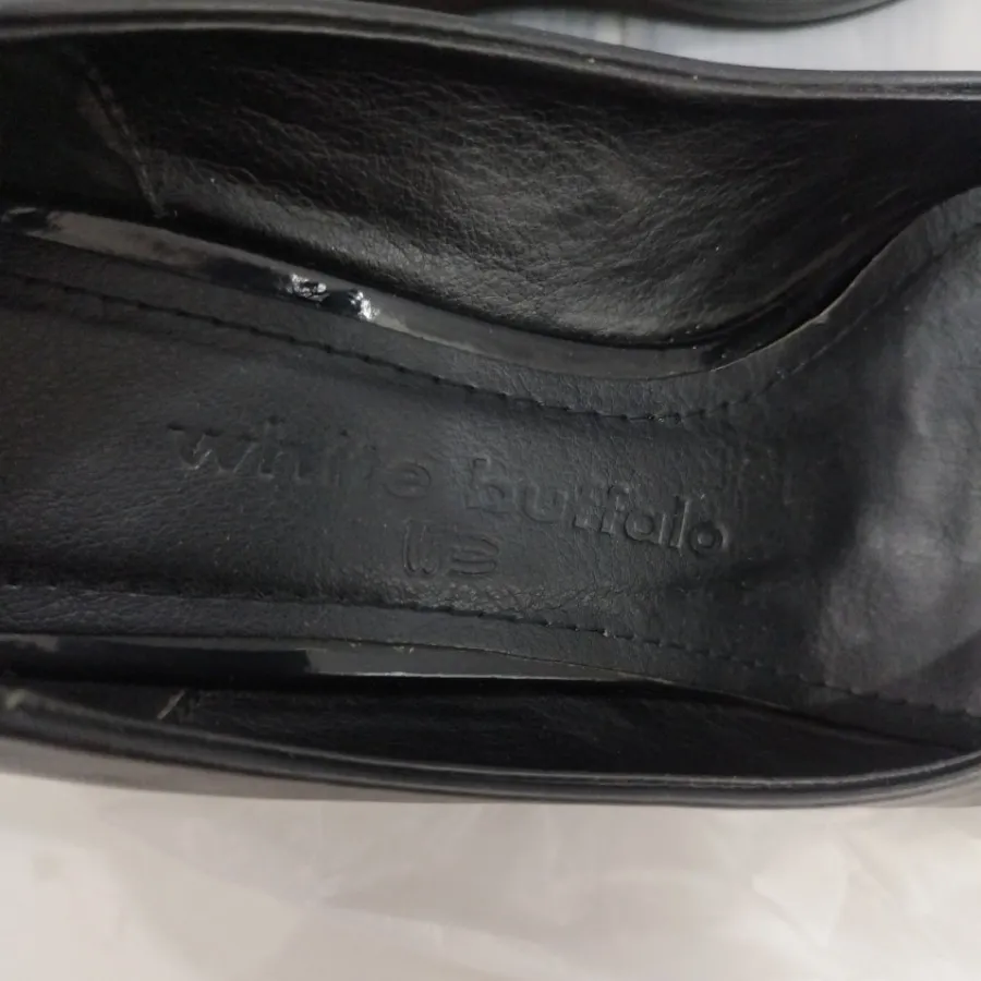 کفش بوفالو سفید