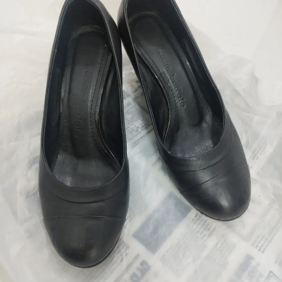 کفش بوفالو سفید