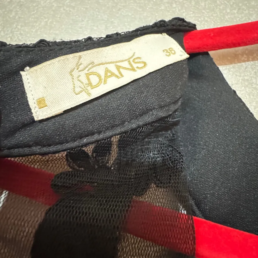 پیراهن مشکی‌دخترانه