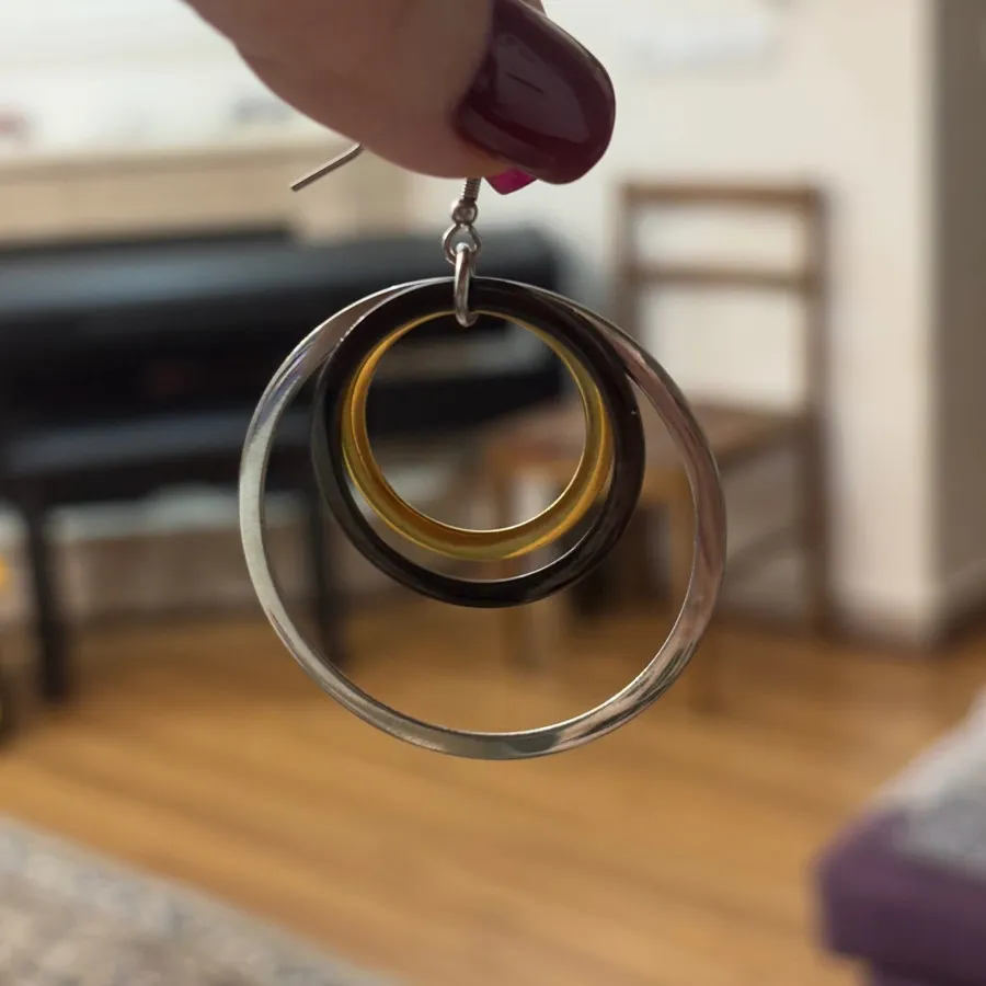 گوشواره سه رنگ