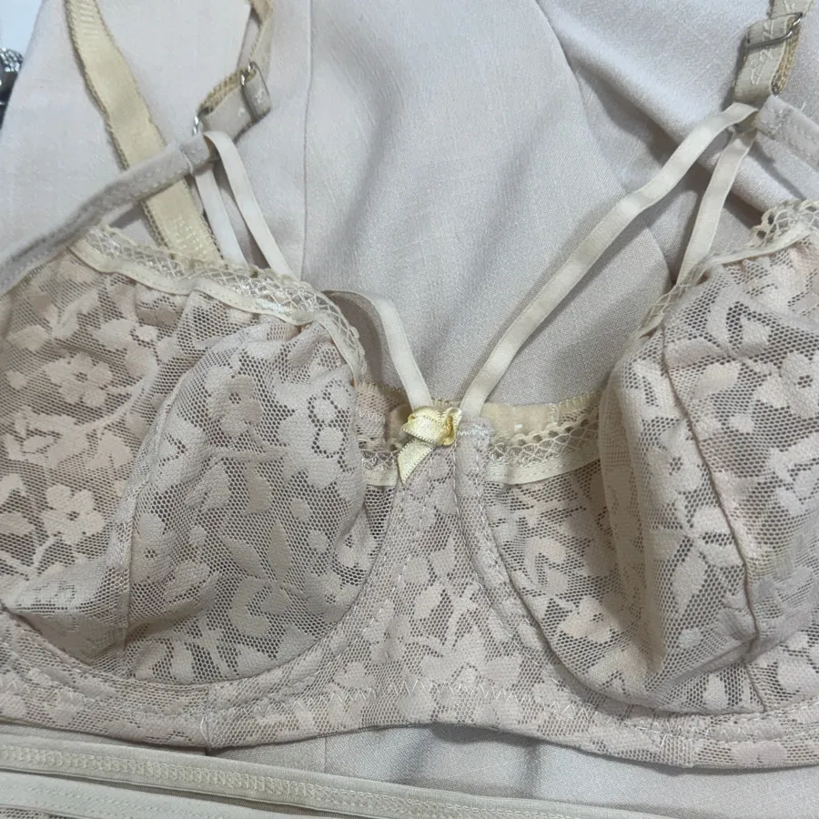 ست سوتین و شورت هارنسدار