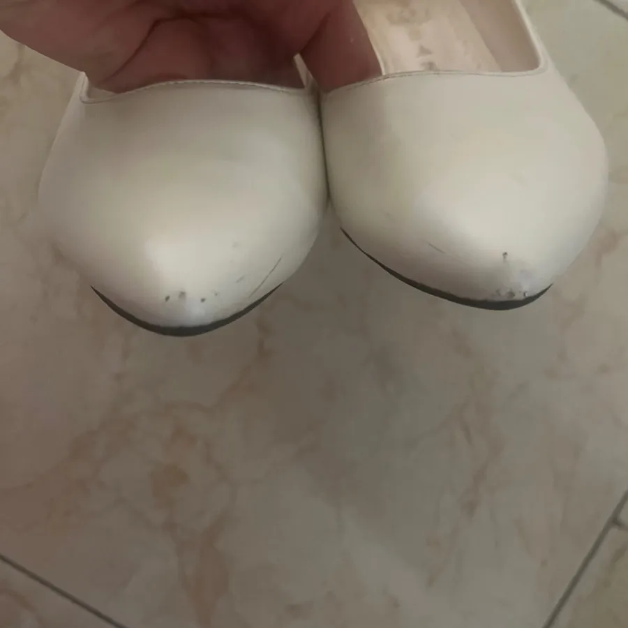 کفش پاشنه سه سانتی شیری