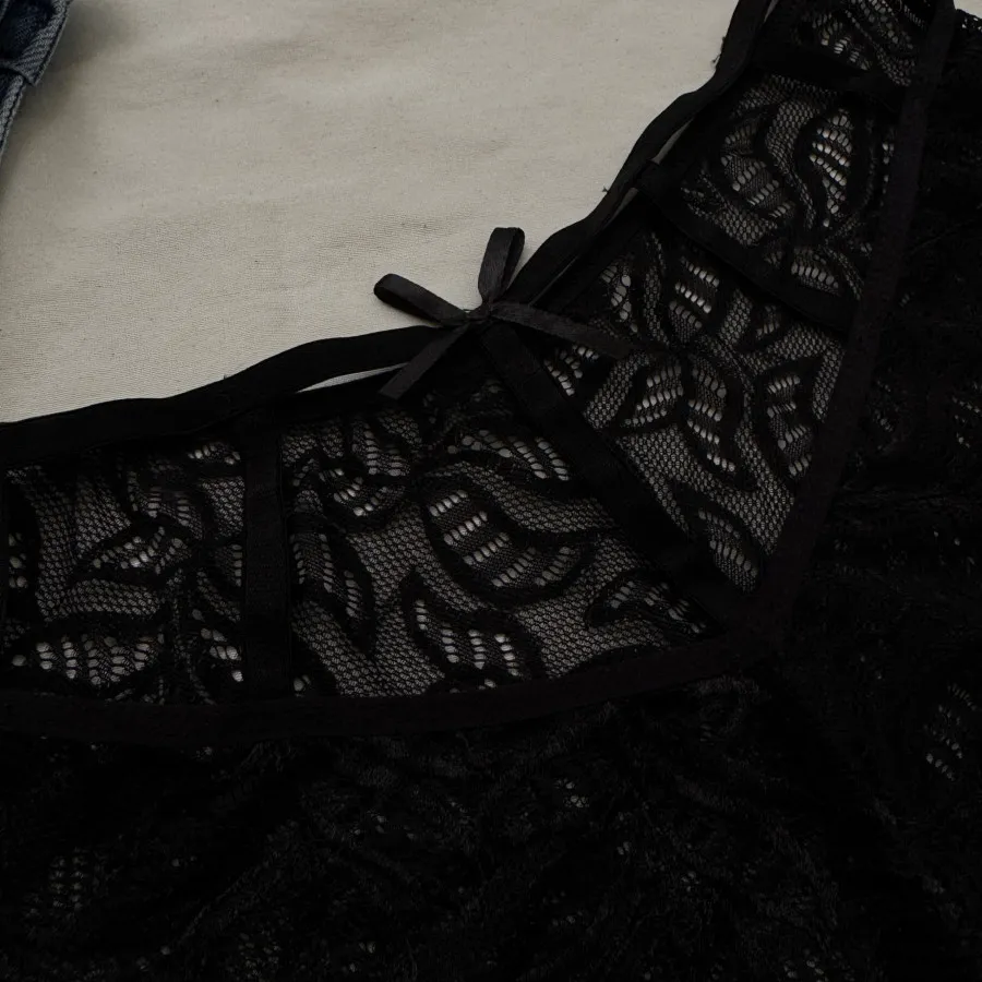 شورت توری رونیا