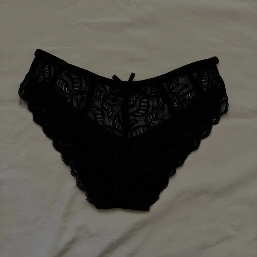 شورت توری رونیا